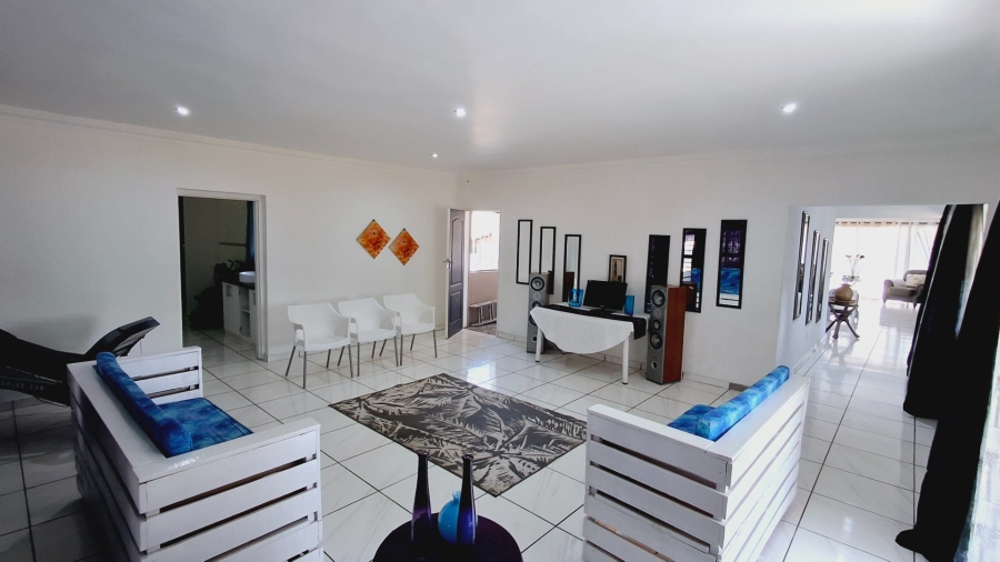 4 Bedroom Property for Sale in Roodia Free State